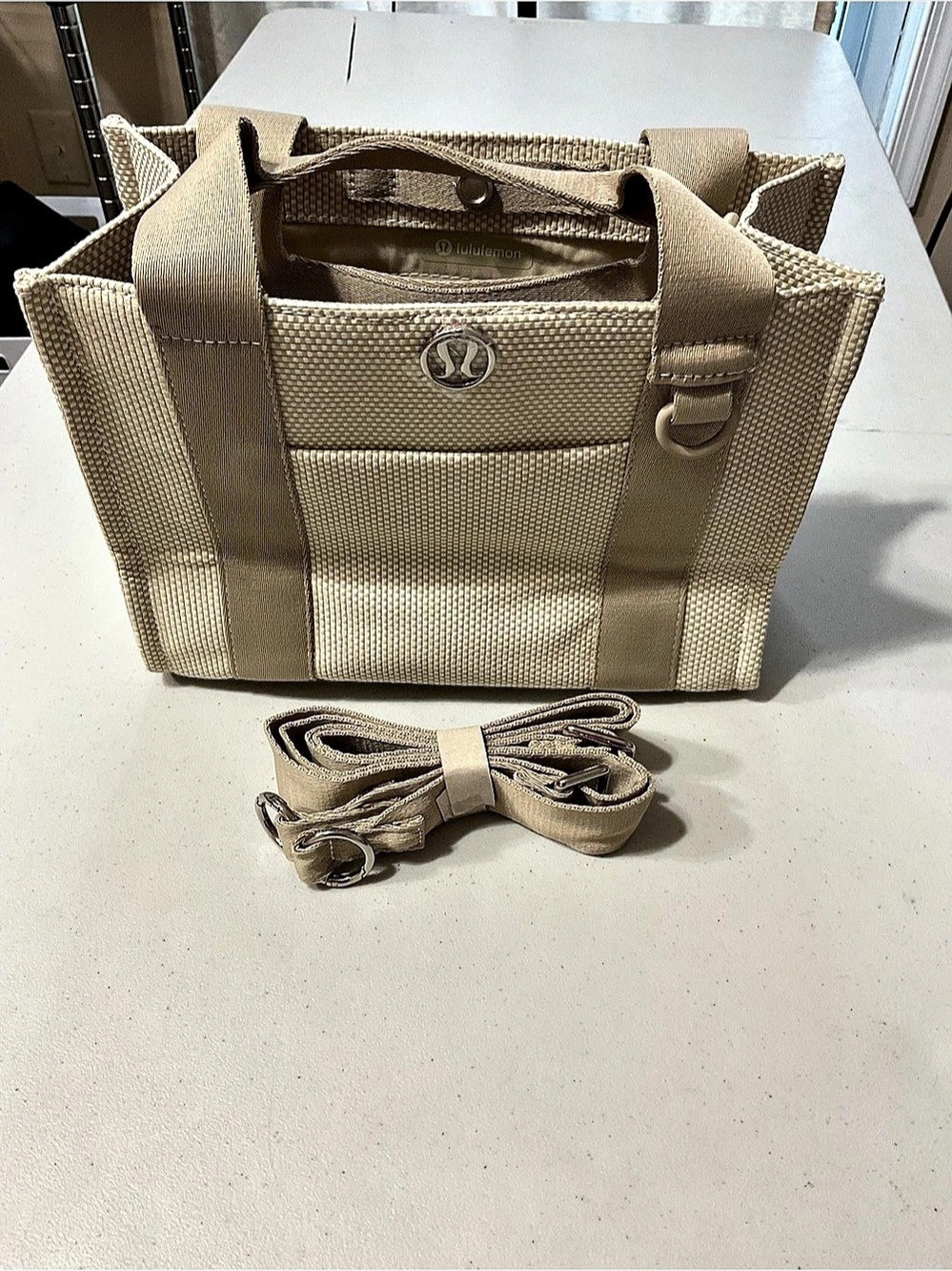 lululemon Daily Multi-Pocket Small Zip-Top Tote Bag 5L Beige